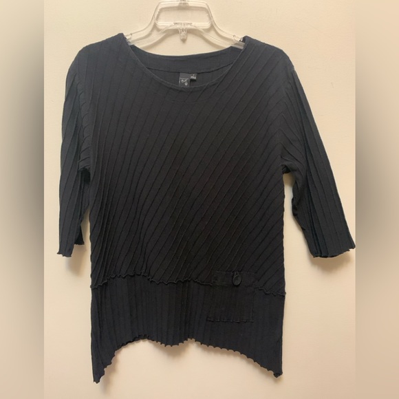 FOCUS Ribbed Pocket Top - Black - Picture 2 of 7